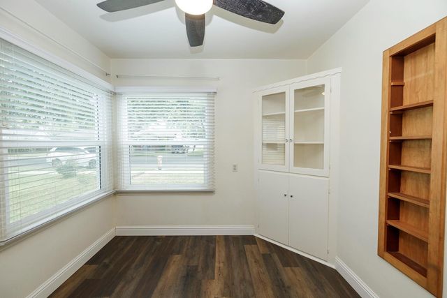 1732 2nd St, Escalon, CA 95320