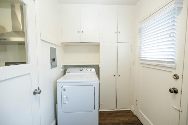 1732 2nd St, Escalon, CA 95320