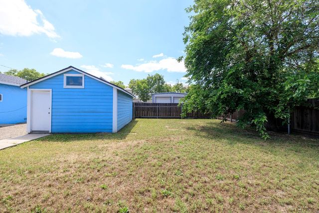 1732 2nd St, Escalon, CA 95320