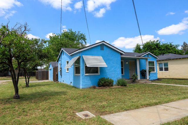 1732 2nd St, Escalon, CA 95320