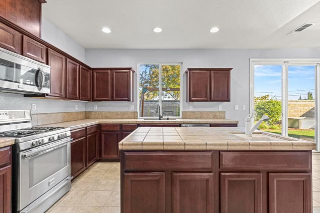 975 Beymer, Yuba City, CA 95991