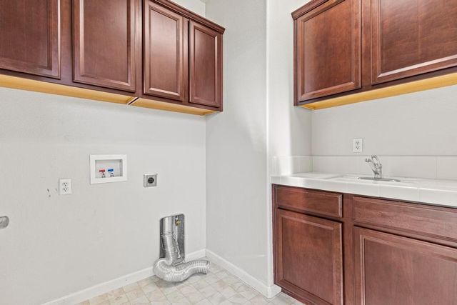 975 Beymer, Yuba City, CA 95991