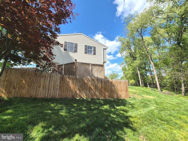 1406 PRINCETON RD, Mechanicsburg, PA 17050