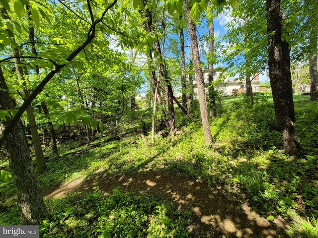 1406 PRINCETON RD, Mechanicsburg, PA 17050