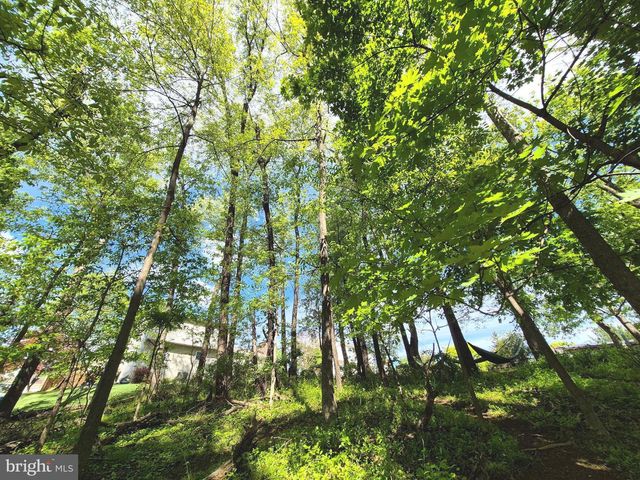 1406 PRINCETON RD, Mechanicsburg, PA 17050