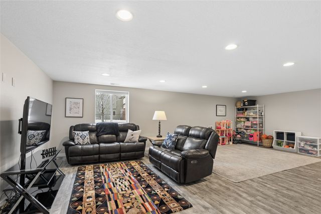 300 NE Tanzanite Court, Grimes, IA 50111