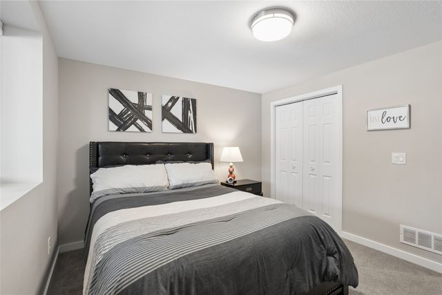 300 NE Tanzanite Court, Grimes, IA 50111