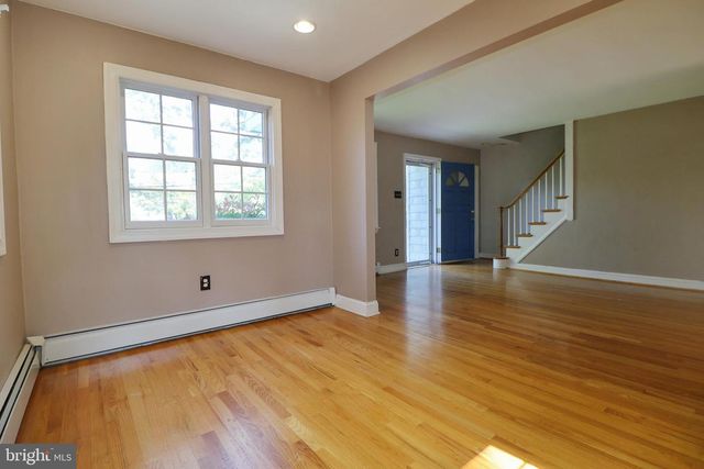 75 PARK DR, Cherry Hill, NJ 08002