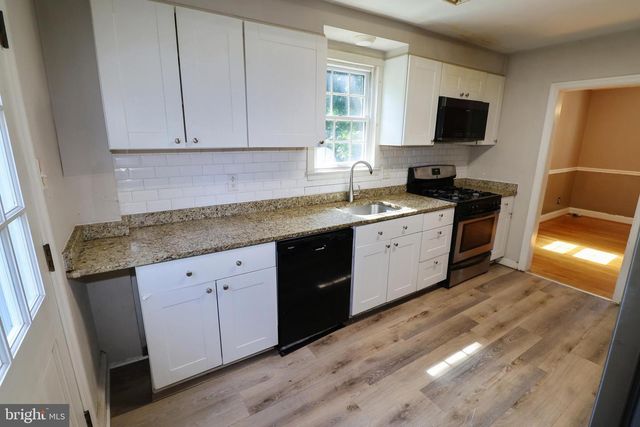 75 PARK DR, Cherry Hill, NJ 08002