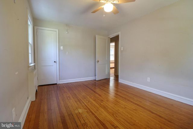 75 PARK DR, Cherry Hill, NJ 08002