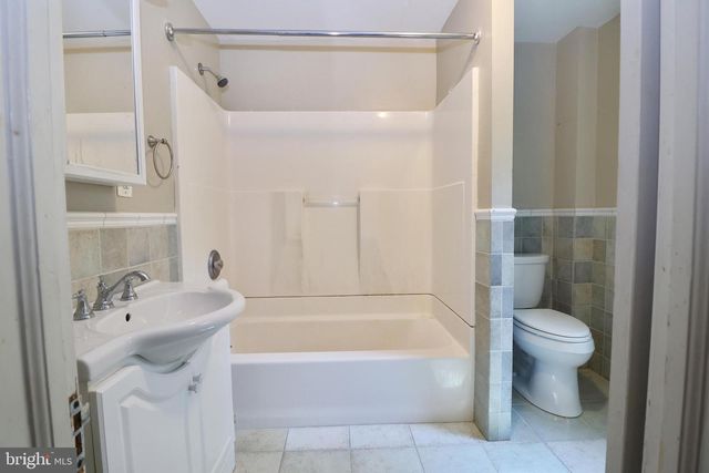 75 PARK DR, Cherry Hill, NJ 08002
