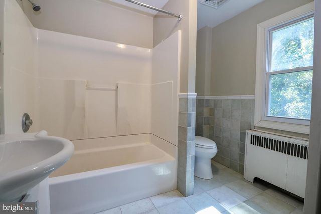 75 PARK DR, Cherry Hill, NJ 08002