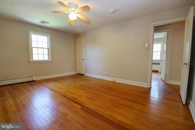 75 PARK DR, Cherry Hill, NJ 08002