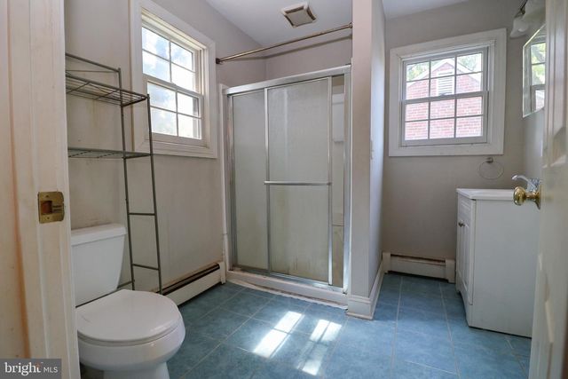75 PARK DR, Cherry Hill, NJ 08002