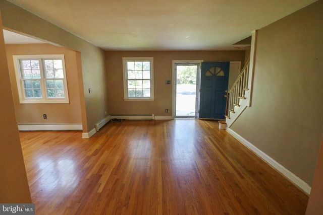 75 PARK DR, Cherry Hill, NJ 08002