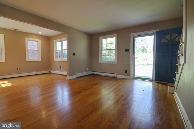75 PARK DR, Cherry Hill, NJ 08002