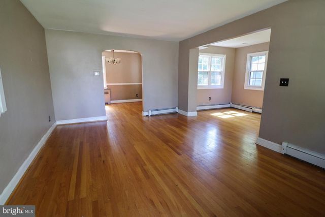 75 PARK DR, Cherry Hill, NJ 08002