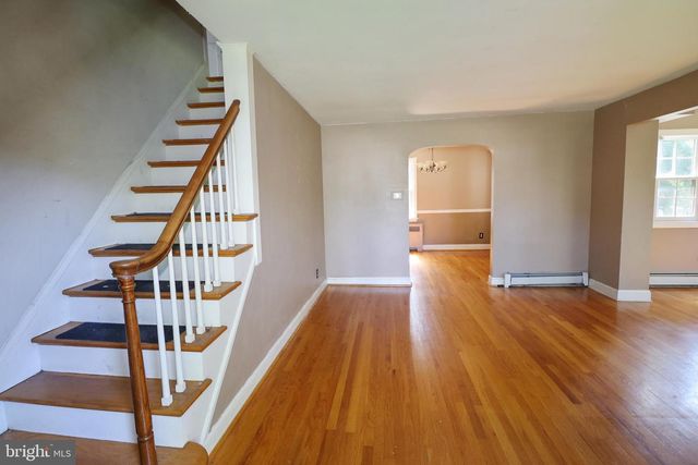 75 PARK DR, Cherry Hill, NJ 08002