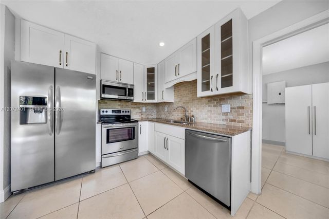 8801 SW 17th Street, Miami, FL 33165