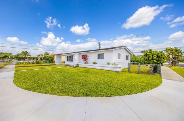 8801 SW 17th Street, Miami, FL 33165