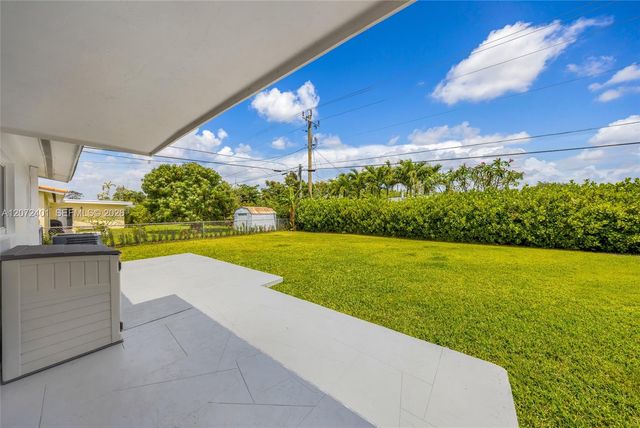 8801 SW 17th Street, Miami, FL 33165