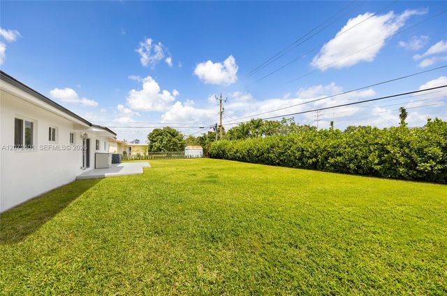 8801 SW 17th Street, Miami, FL 33165