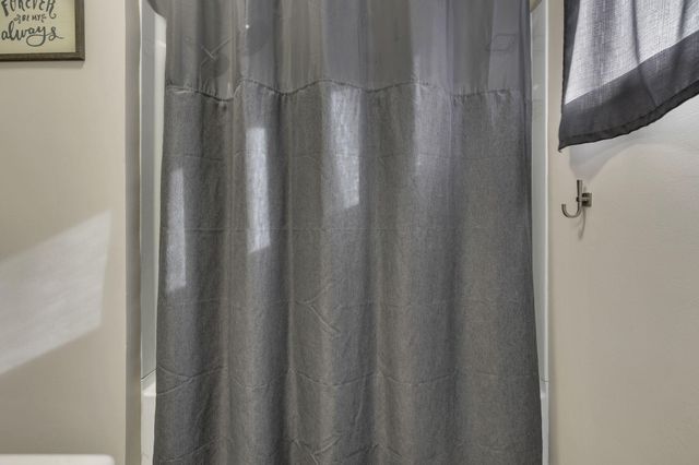 79 James Avenue, Heath, OH 43056