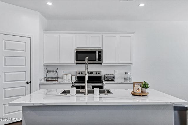 2939 W Shanley Ave Avenue, Apache Junction, AZ 85120