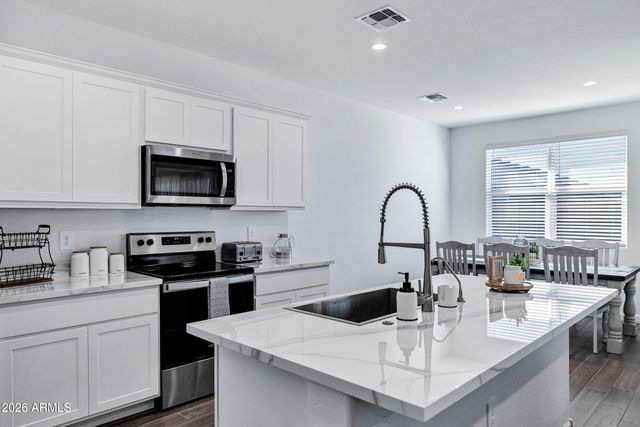 2939 W Shanley Ave Avenue, Apache Junction, AZ 85120