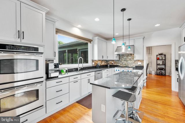 2910 GRAY ST, Oakton, VA 22124