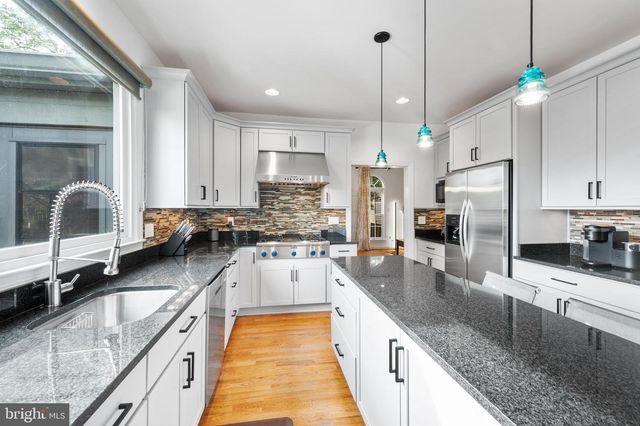 2910 GRAY ST, Oakton, VA 22124