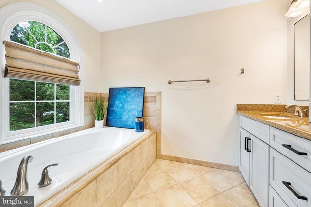 2910 GRAY ST, Oakton, VA 22124