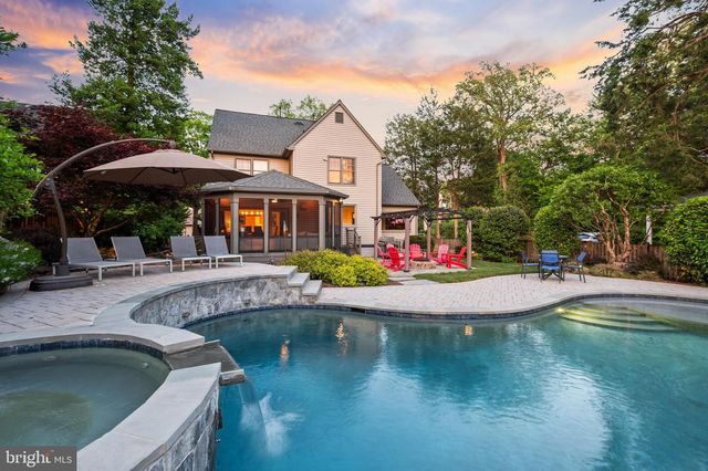 2910 GRAY ST, Oakton, VA 22124