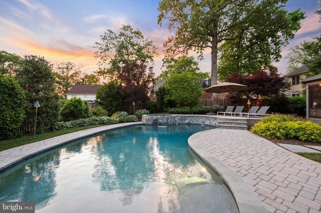 2910 GRAY ST, Oakton, VA 22124