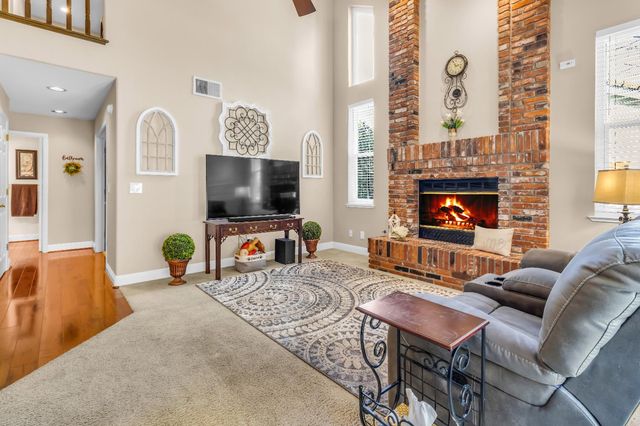 232 Silberhorn Dr, Folsom, CA 95630