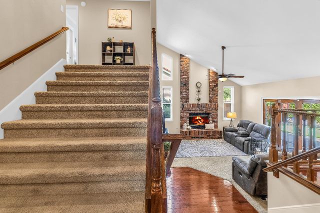 232 Silberhorn Dr, Folsom, CA 95630