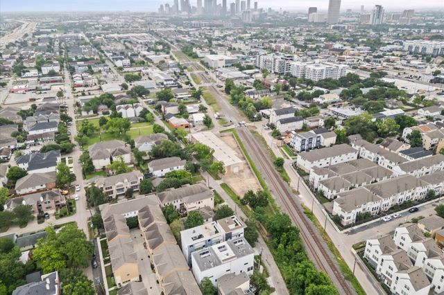 5228 Maxie Street B, Houston, TX 77007