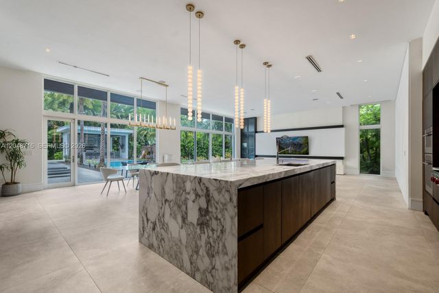 12900 SW 63rd Ave, Pinecrest, FL 33156