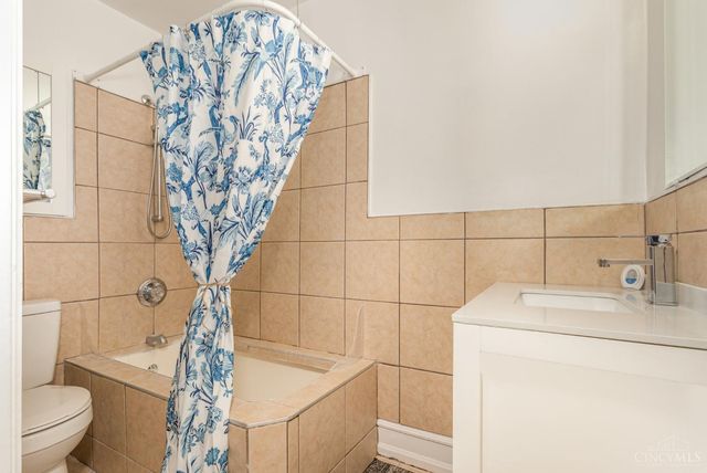 3900 Rose Hill Avenue, Cincinnati, OH 45229