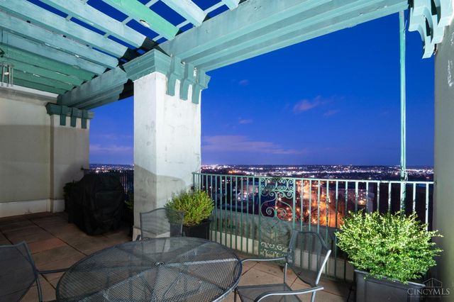 3900 Rose Hill Avenue, Cincinnati, OH 45229