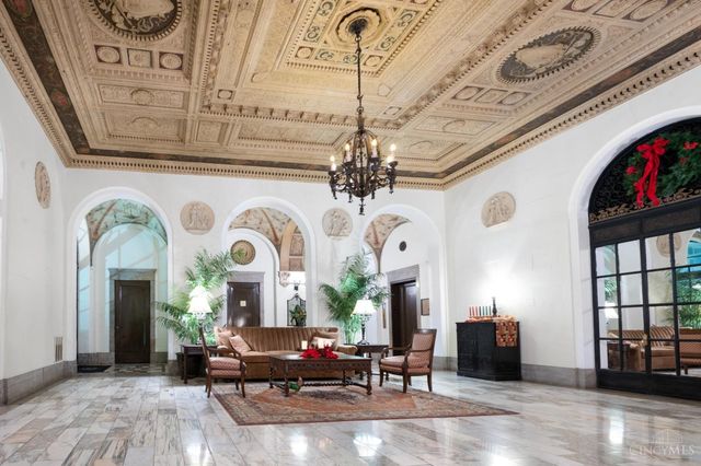 3900 Rose Hill Avenue, Cincinnati, OH 45229