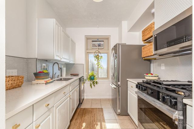 3900 Rose Hill Avenue, Cincinnati, OH 45229