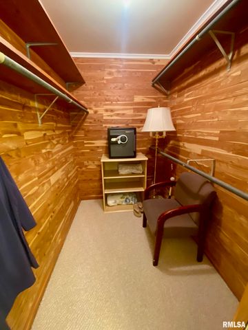 807 W MARKET Street, Christopher, IL 62822