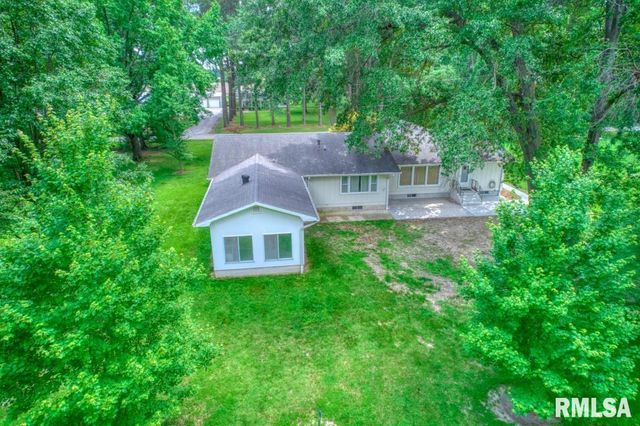 807 W MARKET Street, Christopher, IL 62822