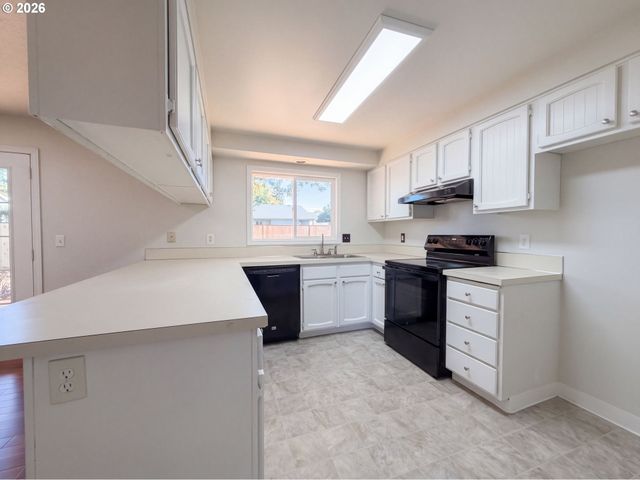 2444 Se 55TH Ave, Hillsboro, OR 97123