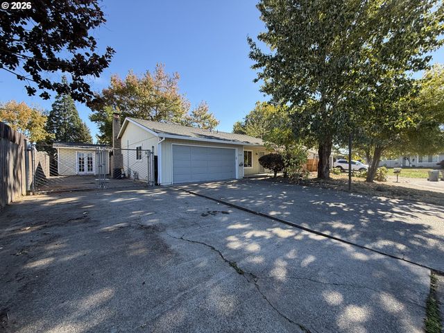 2444 Se 55TH Ave, Hillsboro, OR 97123