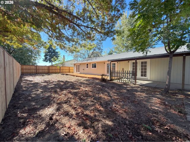 2444 Se 55TH Ave, Hillsboro, OR 97123