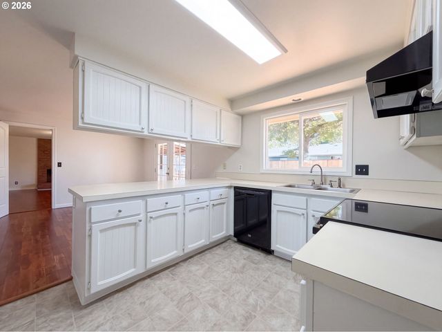 2444 Se 55TH Ave, Hillsboro, OR 97123