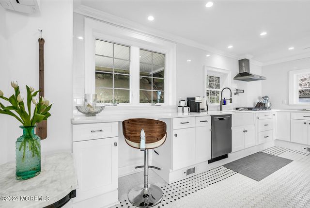 157 Portland Road, Highlands, NJ 07732