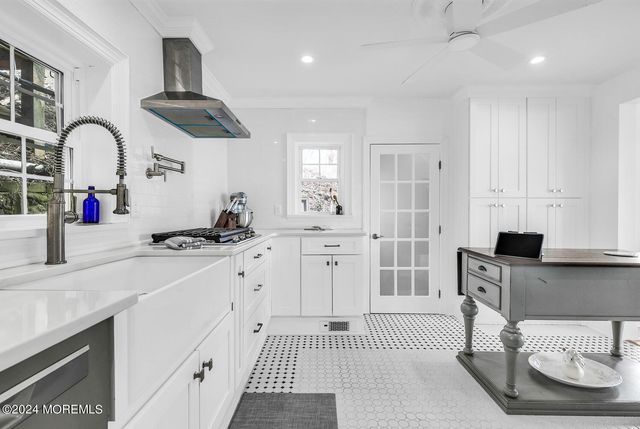 157 Portland Road, Highlands, NJ 07732